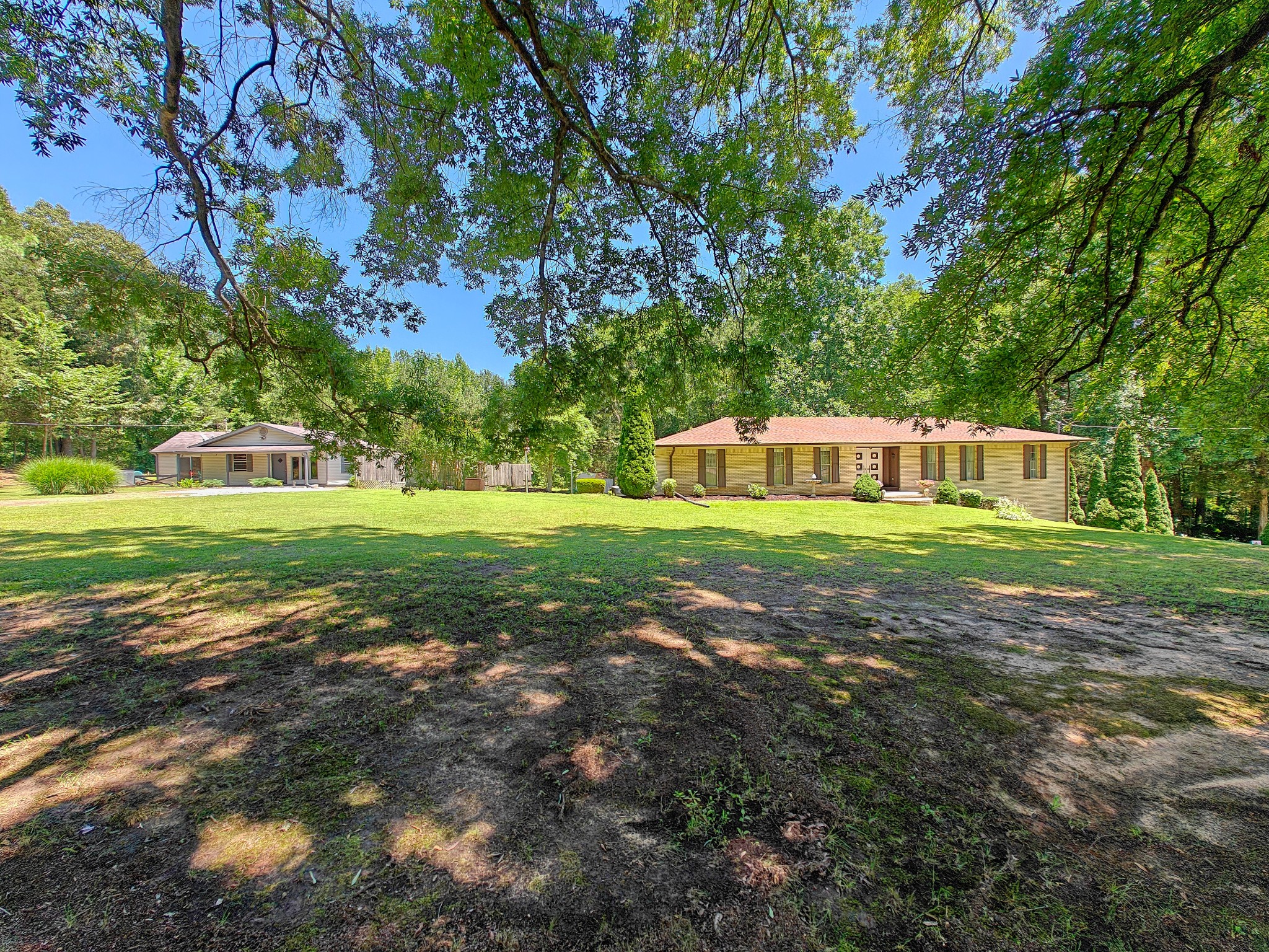 2666687 | $375,000 | 17990 Highway 22, Mc Kenzie, TN 38201
