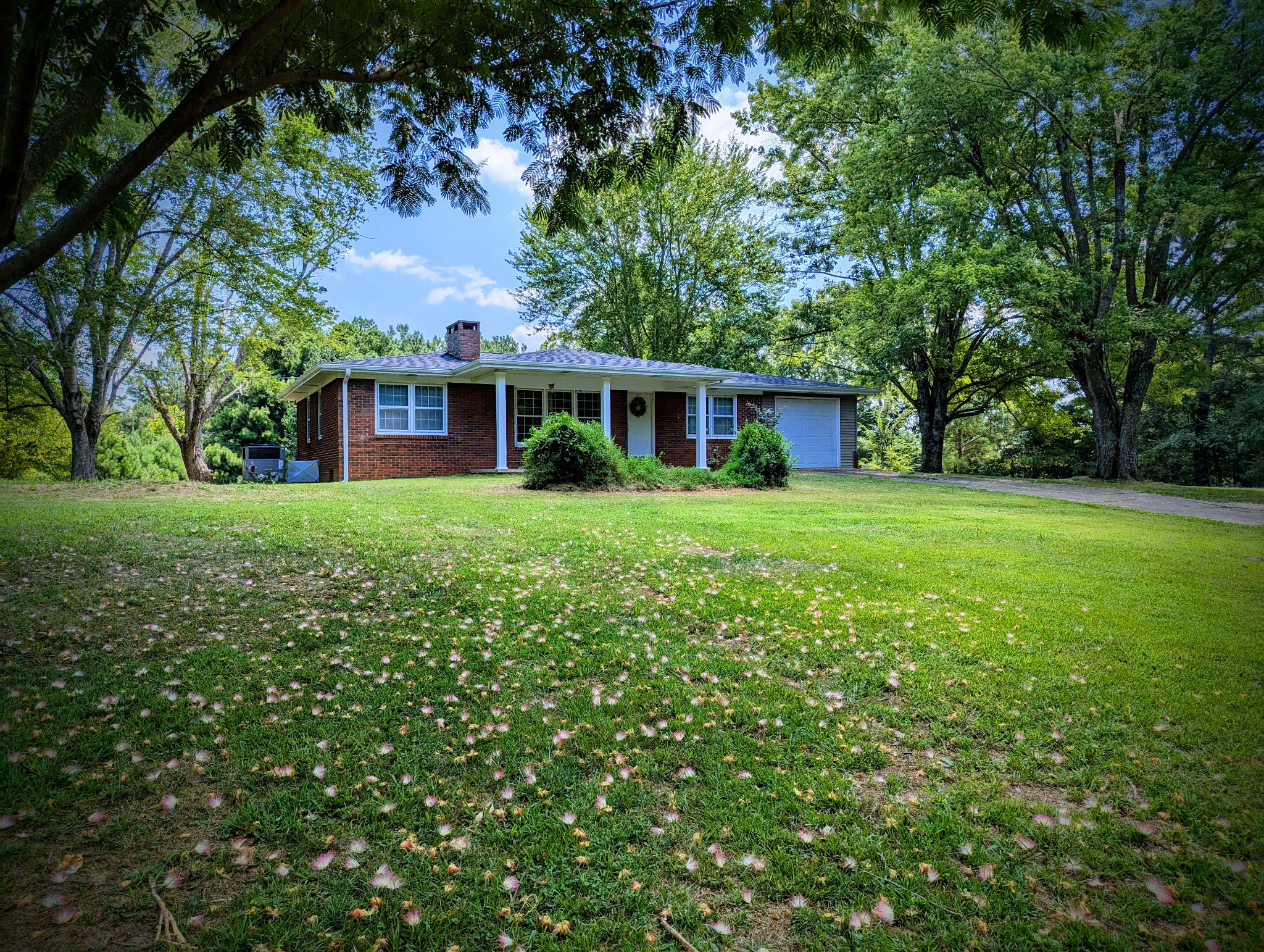 2694943 | $284,900 | 1785 State Hwy 69 S, Paris, TN 38242