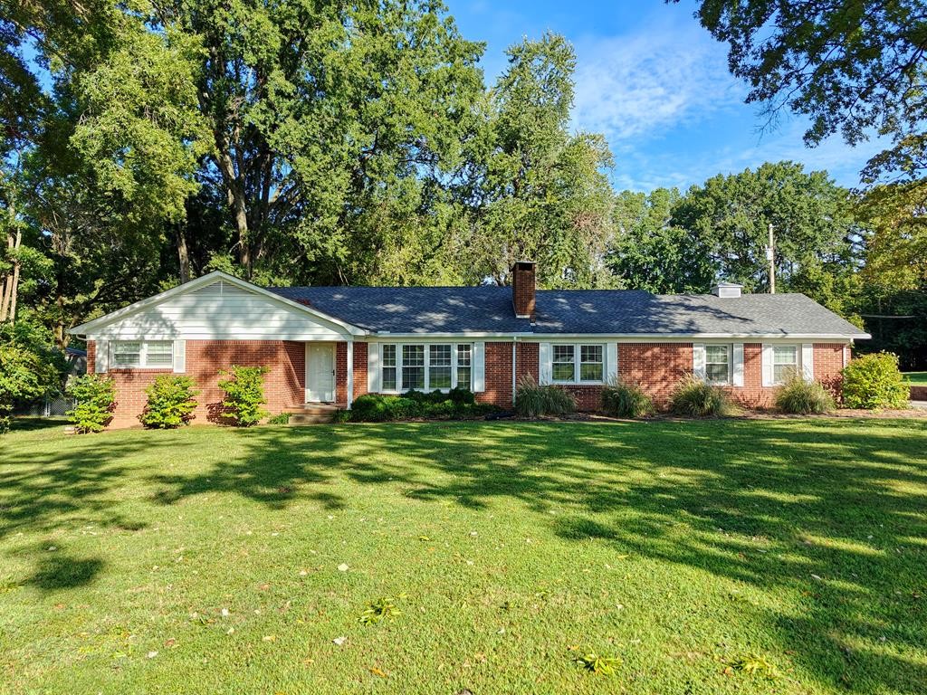 2780899 | $332,500 | 16265 Highland Dr, Mc Kenzie, TN 38201