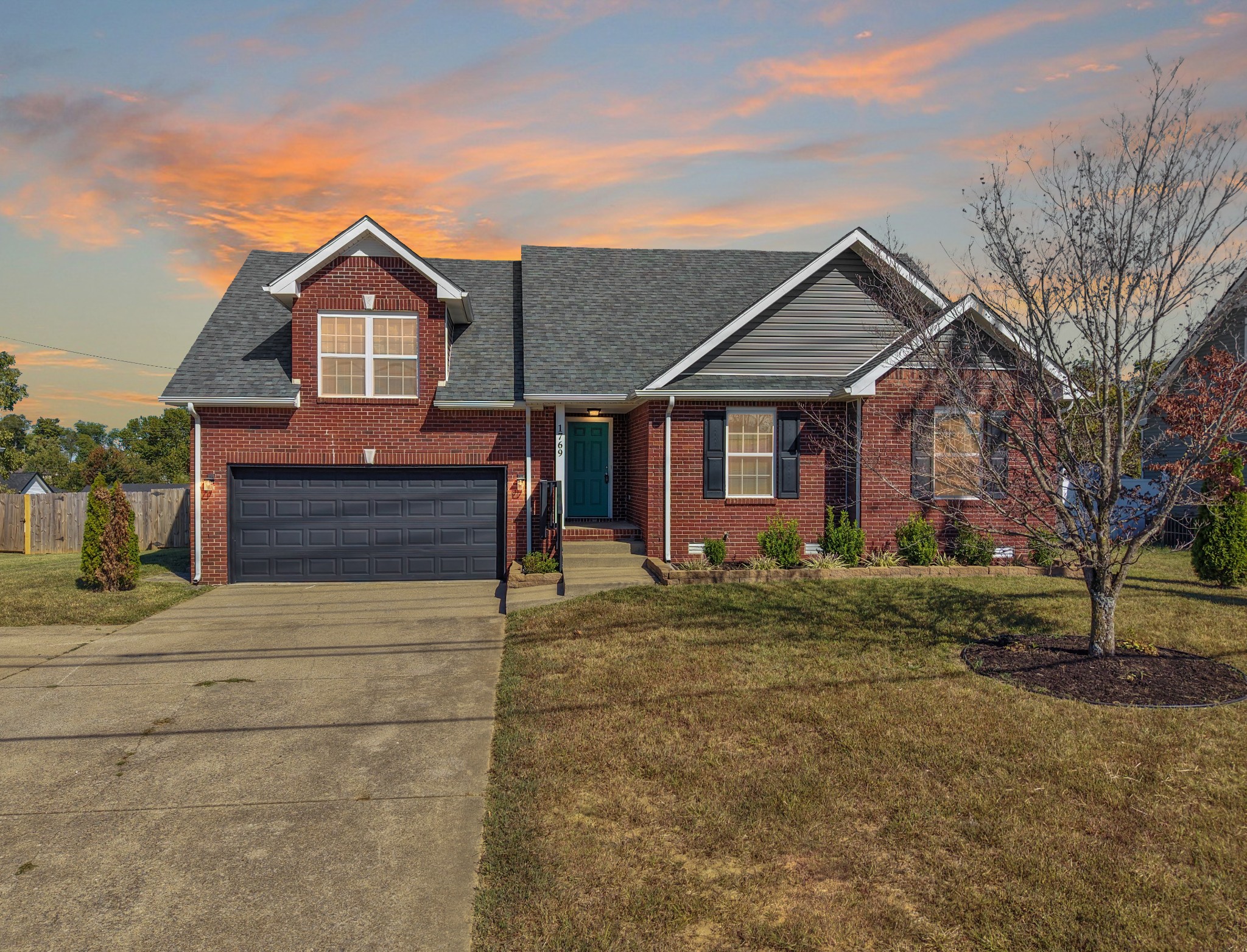 Photo 1